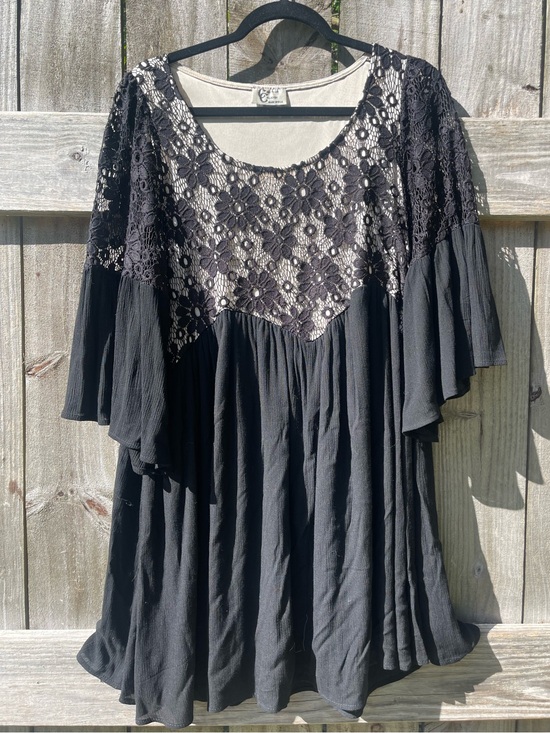 Christian Caliendo Dresses & Skirts - Women's Black Floral Crochet neckline Midi Dress Sz L